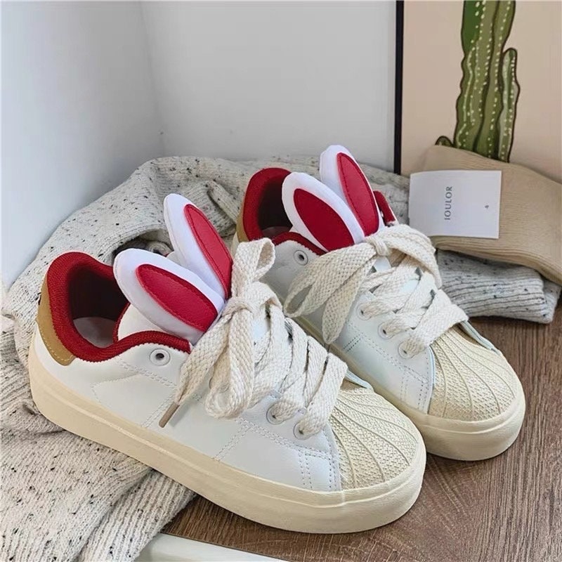 Cute Three-Dimensional Bunny Ears Round Head Lace Up Sneakers for Women, Athletic Sport Running Shoes, Flat Bottom White Cross Tie Sneakers