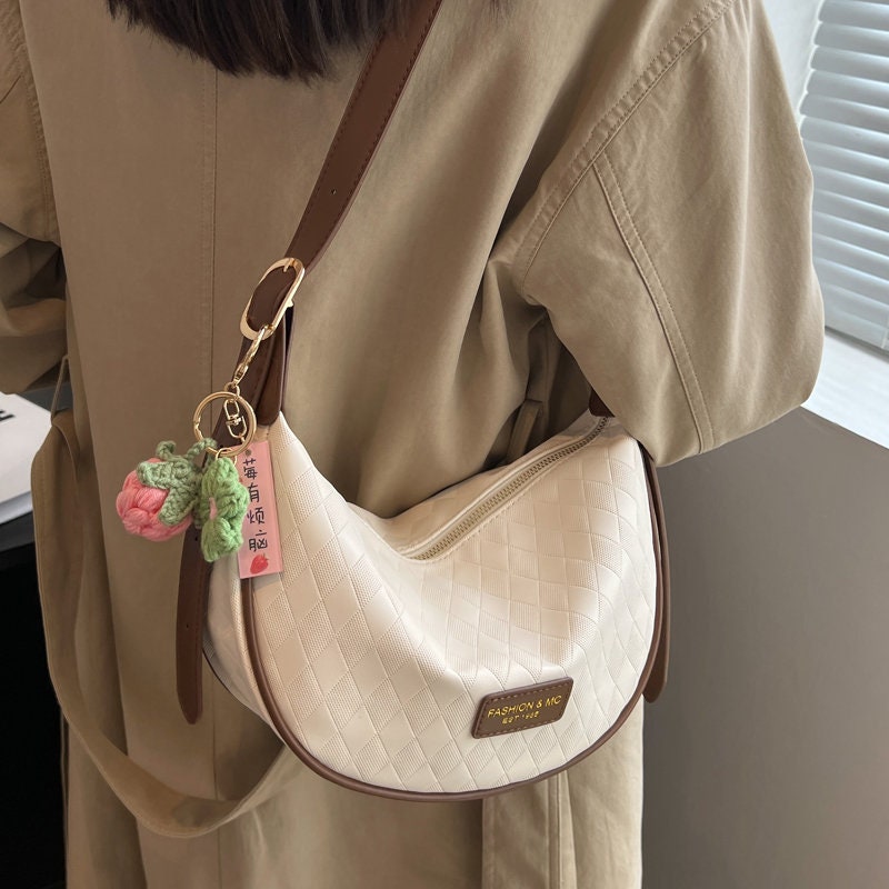 Minimalist Vegan Leather Messenger Bag, Solid Zipper Bag for Women, Quilted Crescent Shoulder Bag, Casual Everyday Crossbody Bag