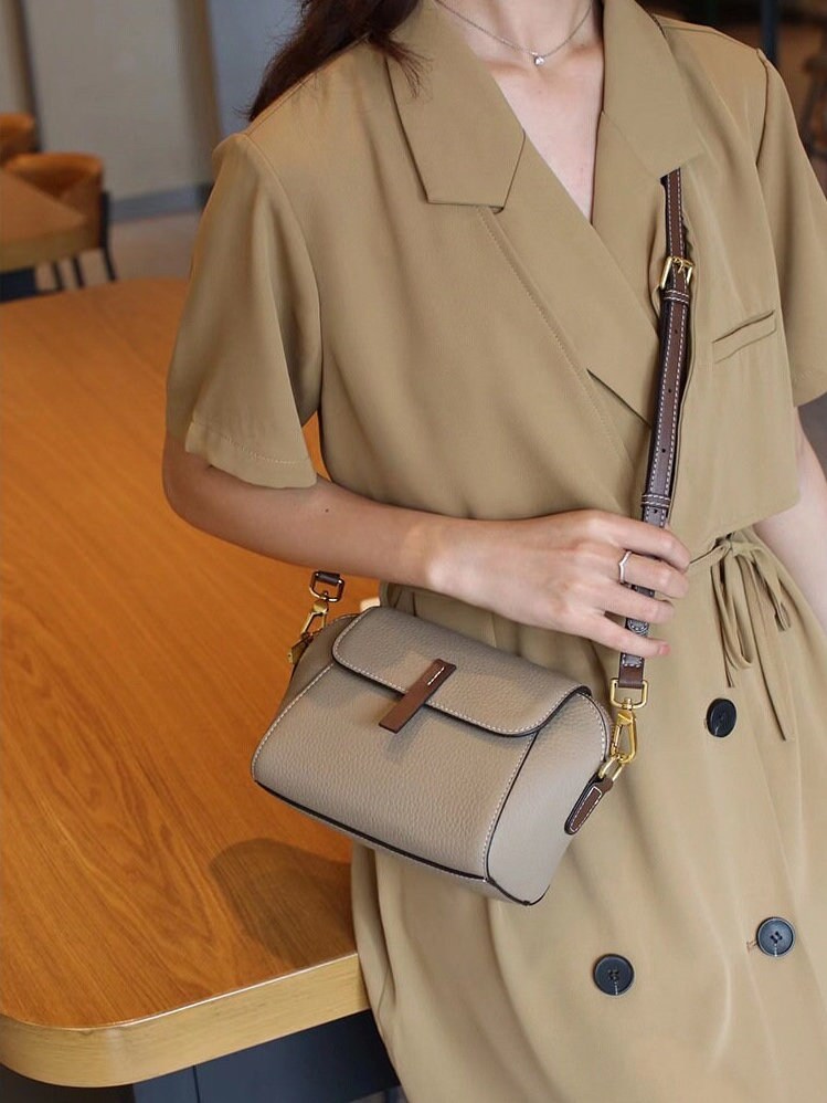 Minimalist Genuine Leather Crossbody Bag, Small Square Satchel Bag, Cow Leather Shoulder Bag for Women, Retro Clutch Bag, Cute Phone Bag