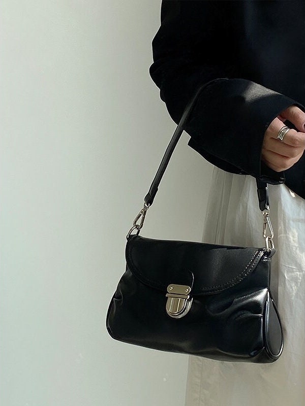 Minimalist Underarm Vegan Leather Bag, Handheld Small Purse, Top Handle Handbag for Women, Elegant Flap Baguette, Vintage Retro Evening Bag